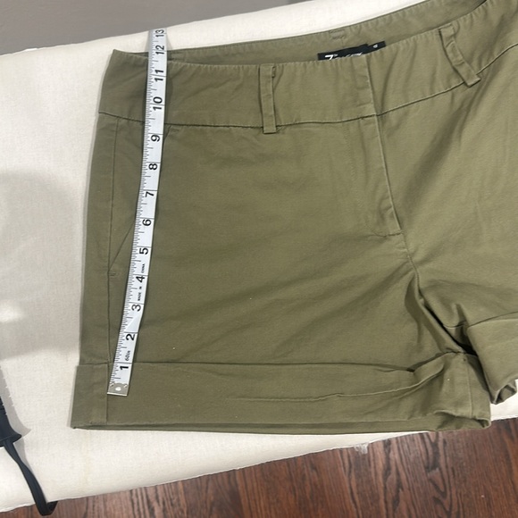 EUC women’s NY & Company Shorts size 12 - Picture 2 of 6